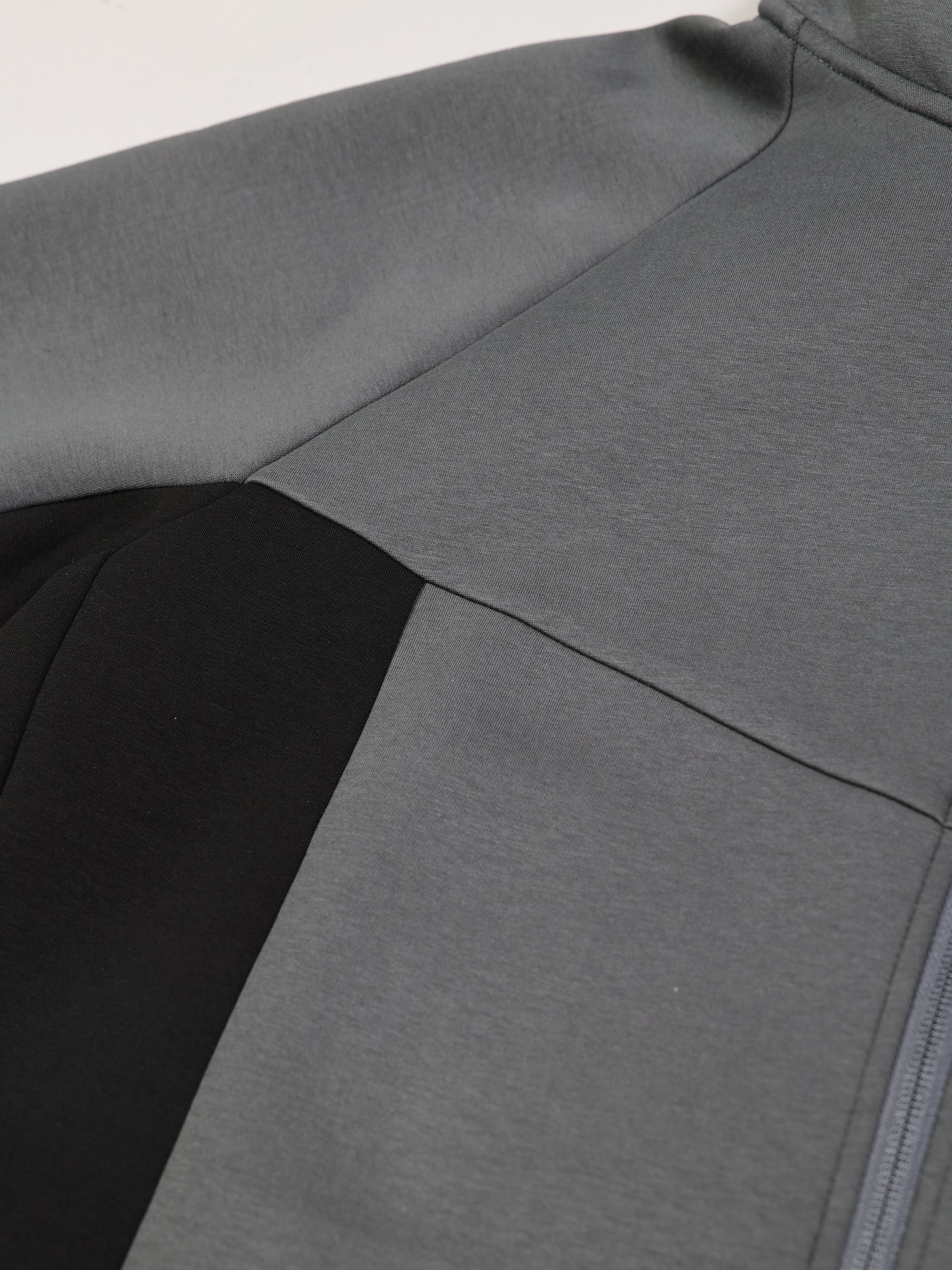 TECH FULL ZIP HOODIE