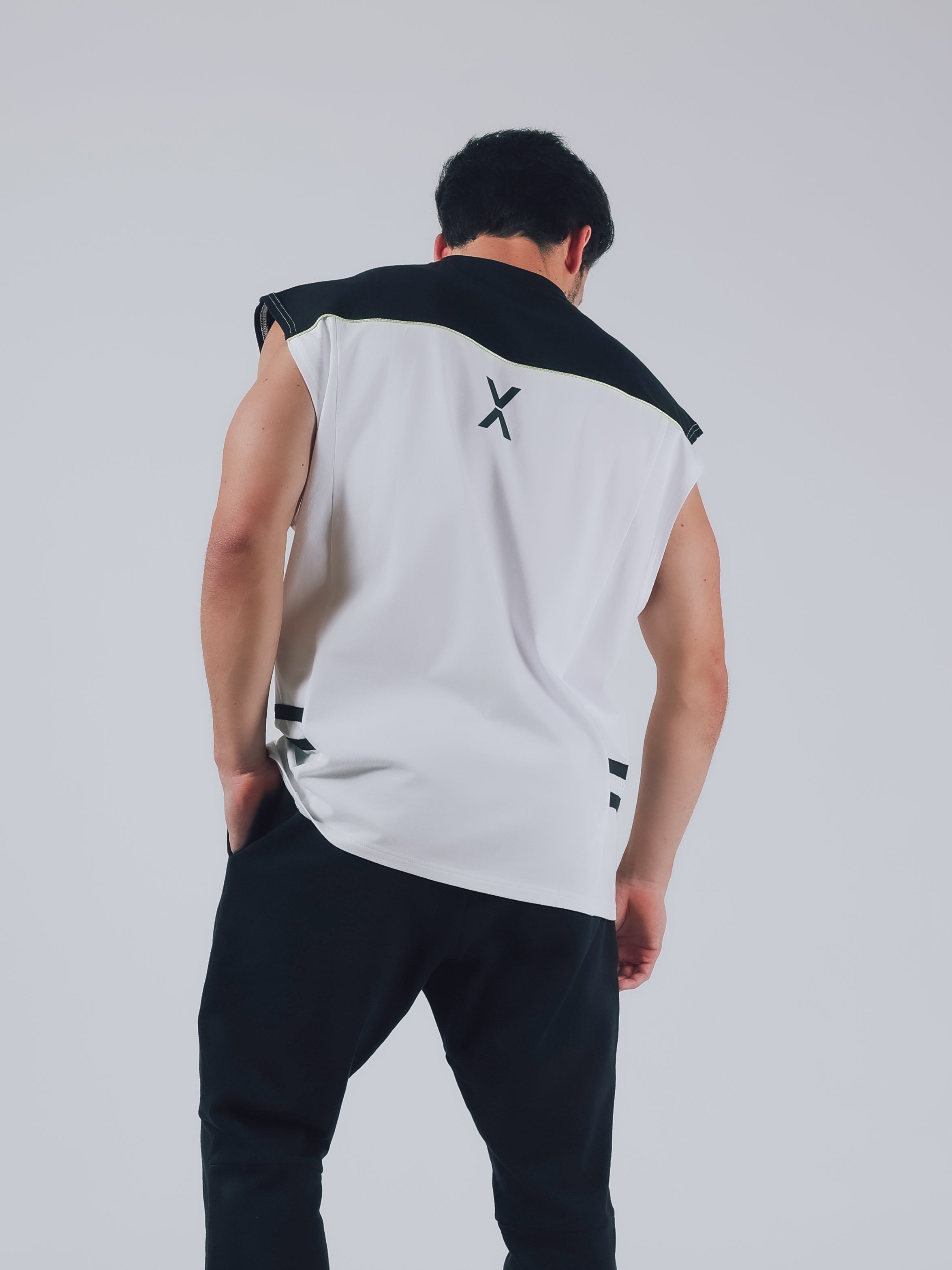 NO SLEEVE TOPS【OFFWHITE×BLACK】