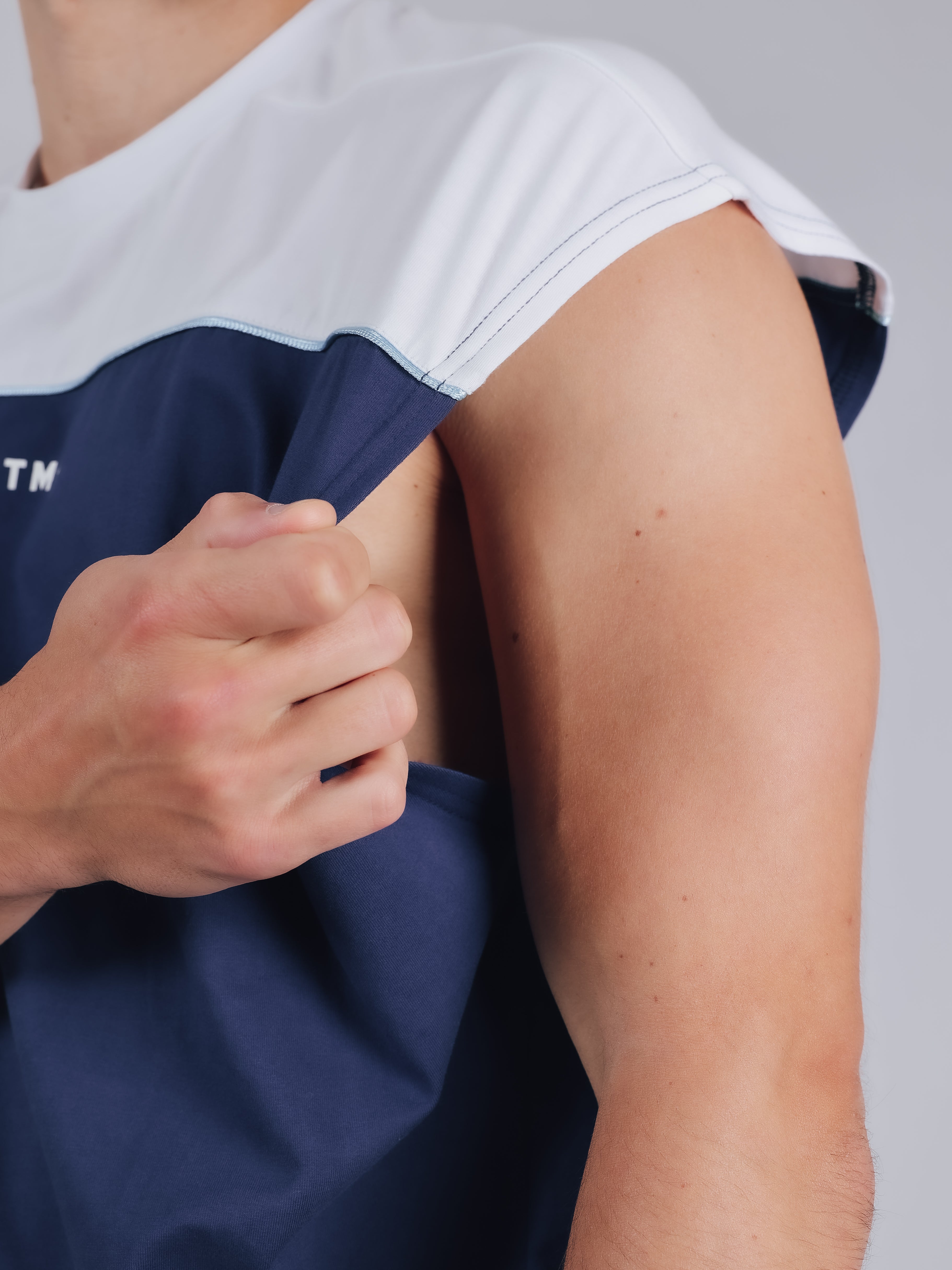 NO SLEEVE TOPS【NAVY×OFFWHITE】