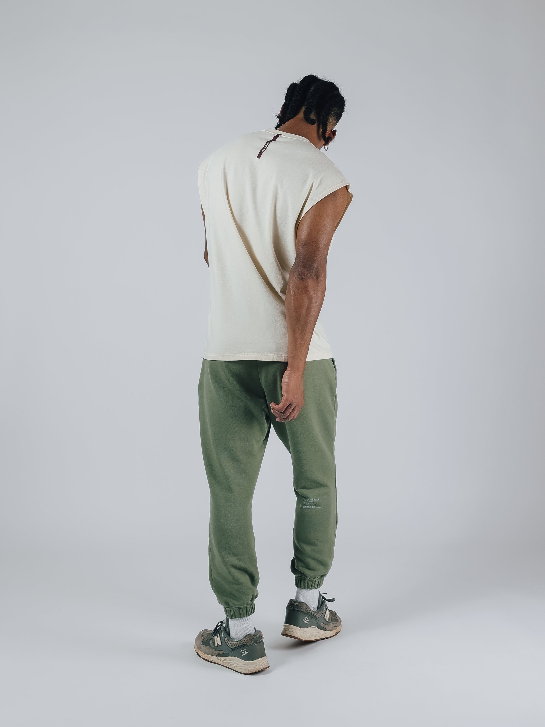 NO SLEEVE TOPS【IVORY】