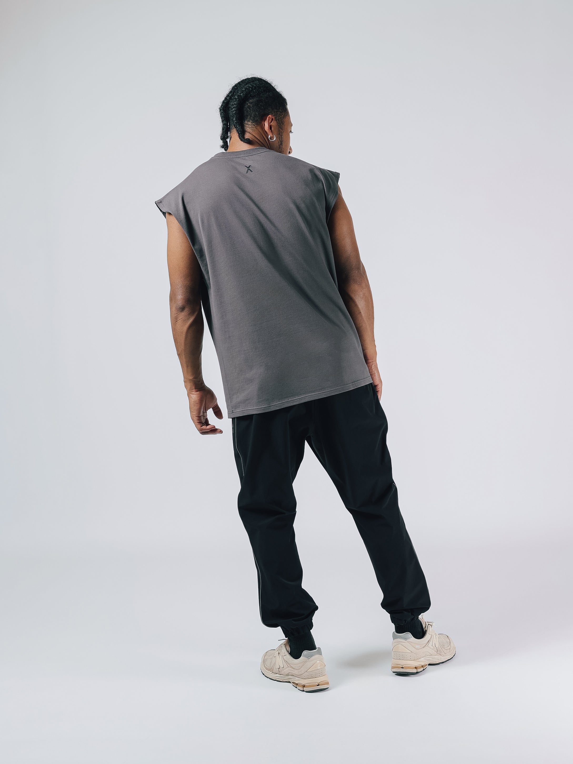 NO SLEEVE TOPS【CHARCOAL】