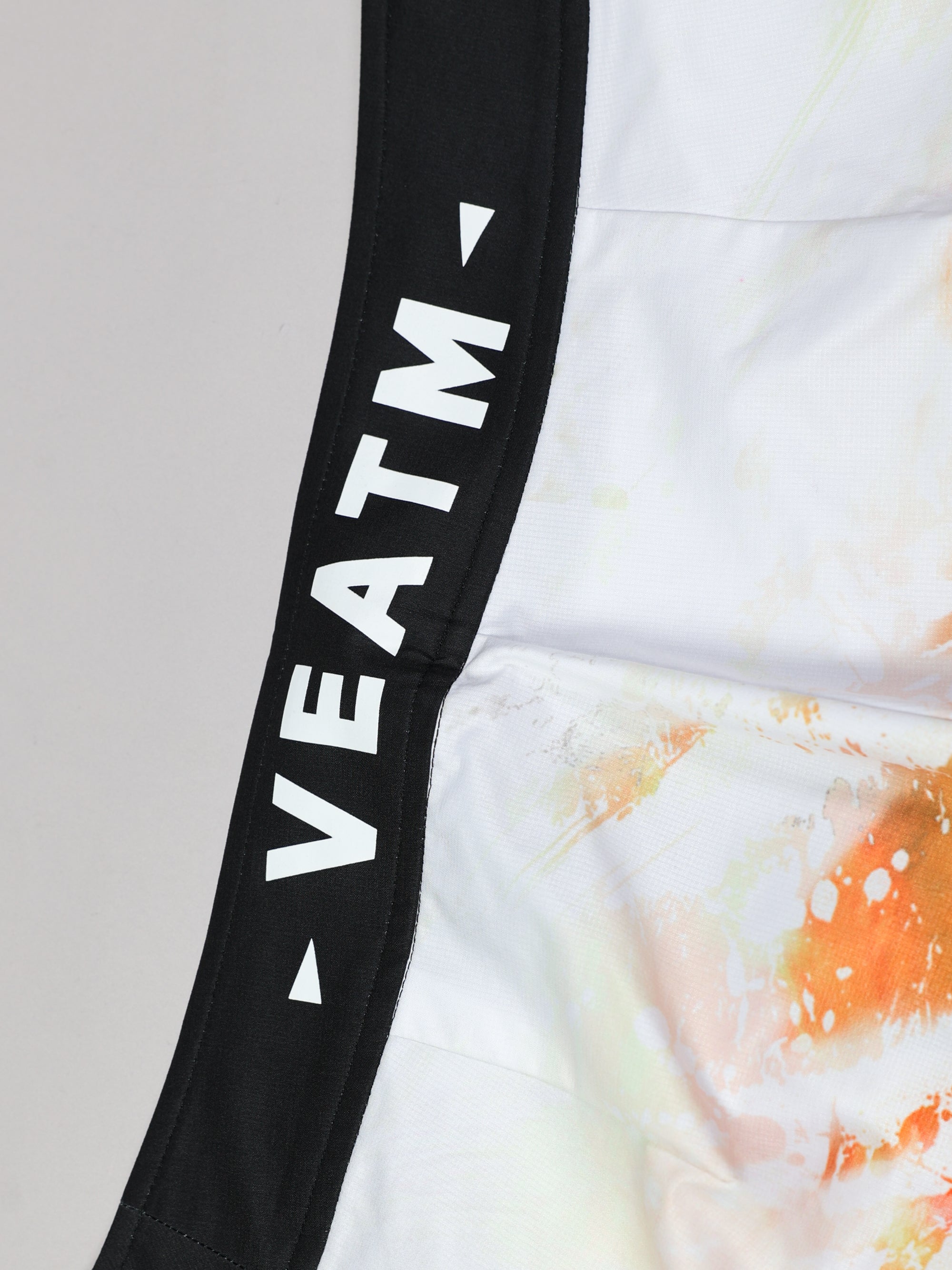 PROMINENCE GRAPHIC SURF SHORTS