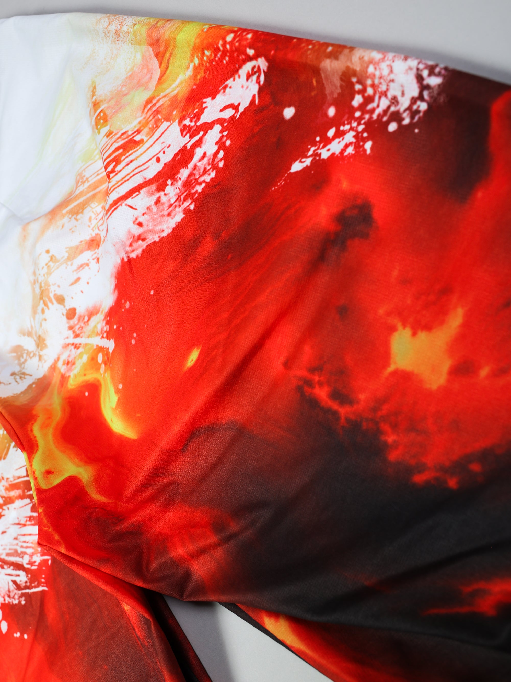 PROMINENCE GRAPHIC SURF SHORTS