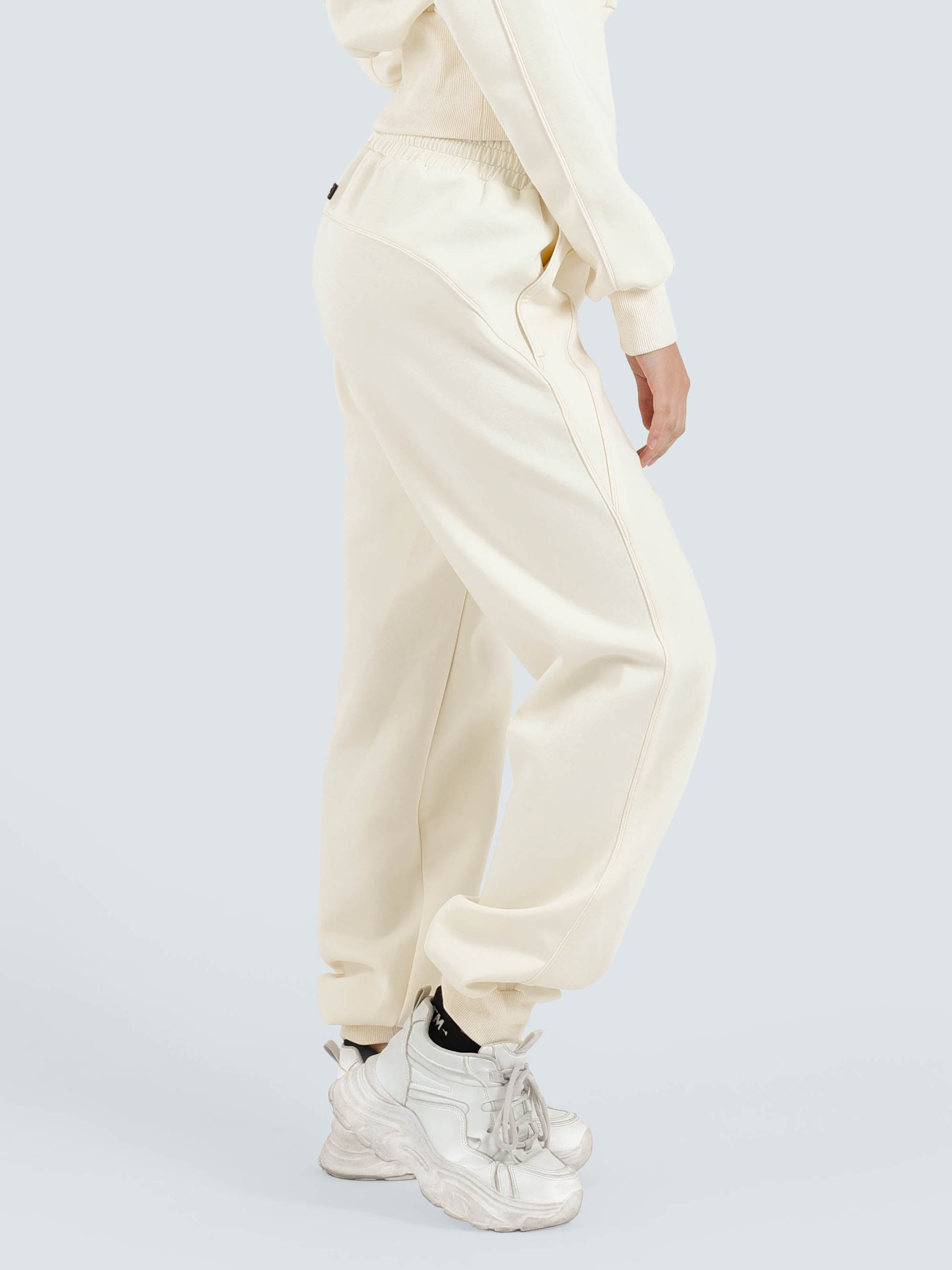 モデル身長:162cm 着用サイズ:S