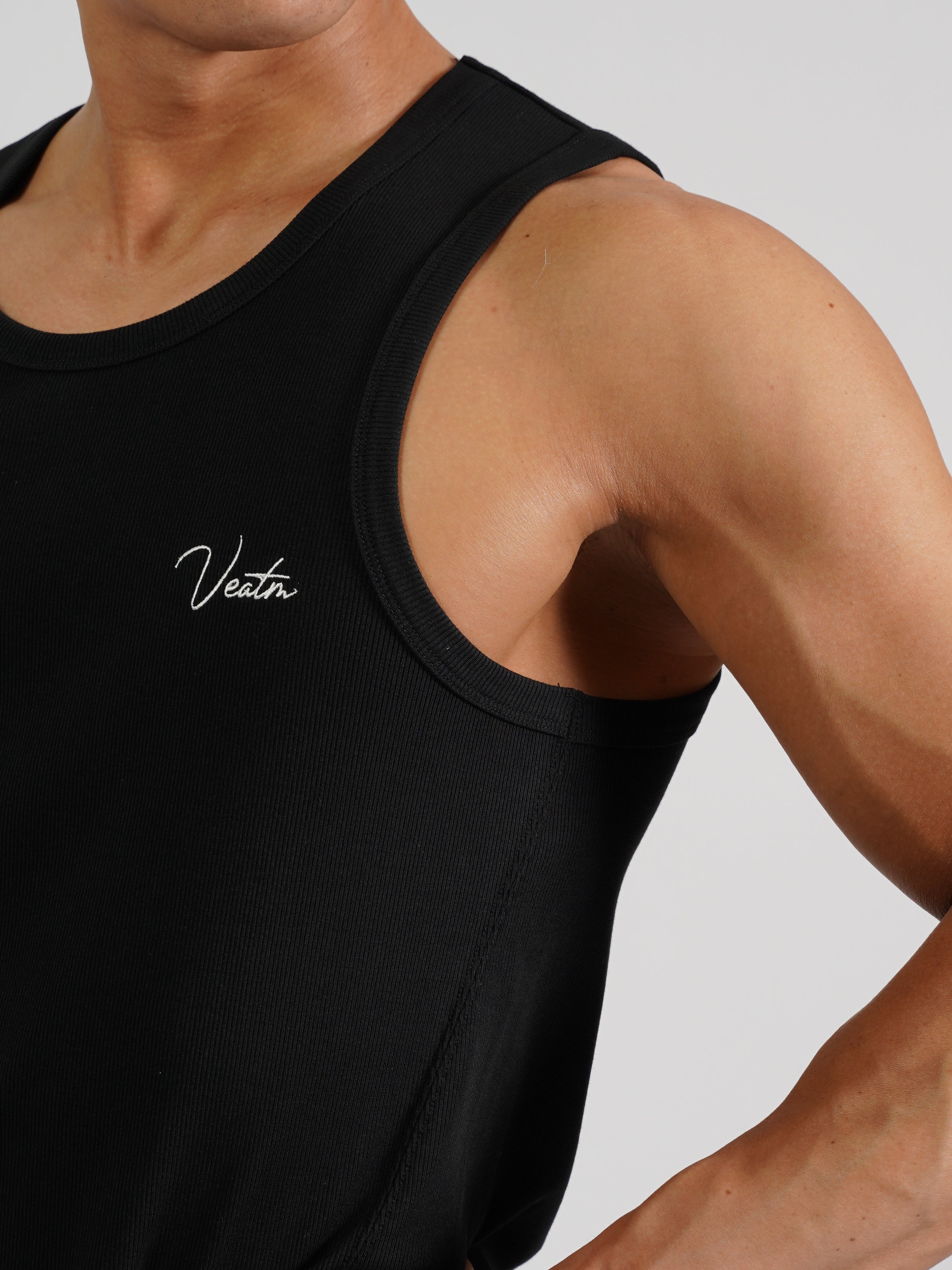 COLOR:BLACK