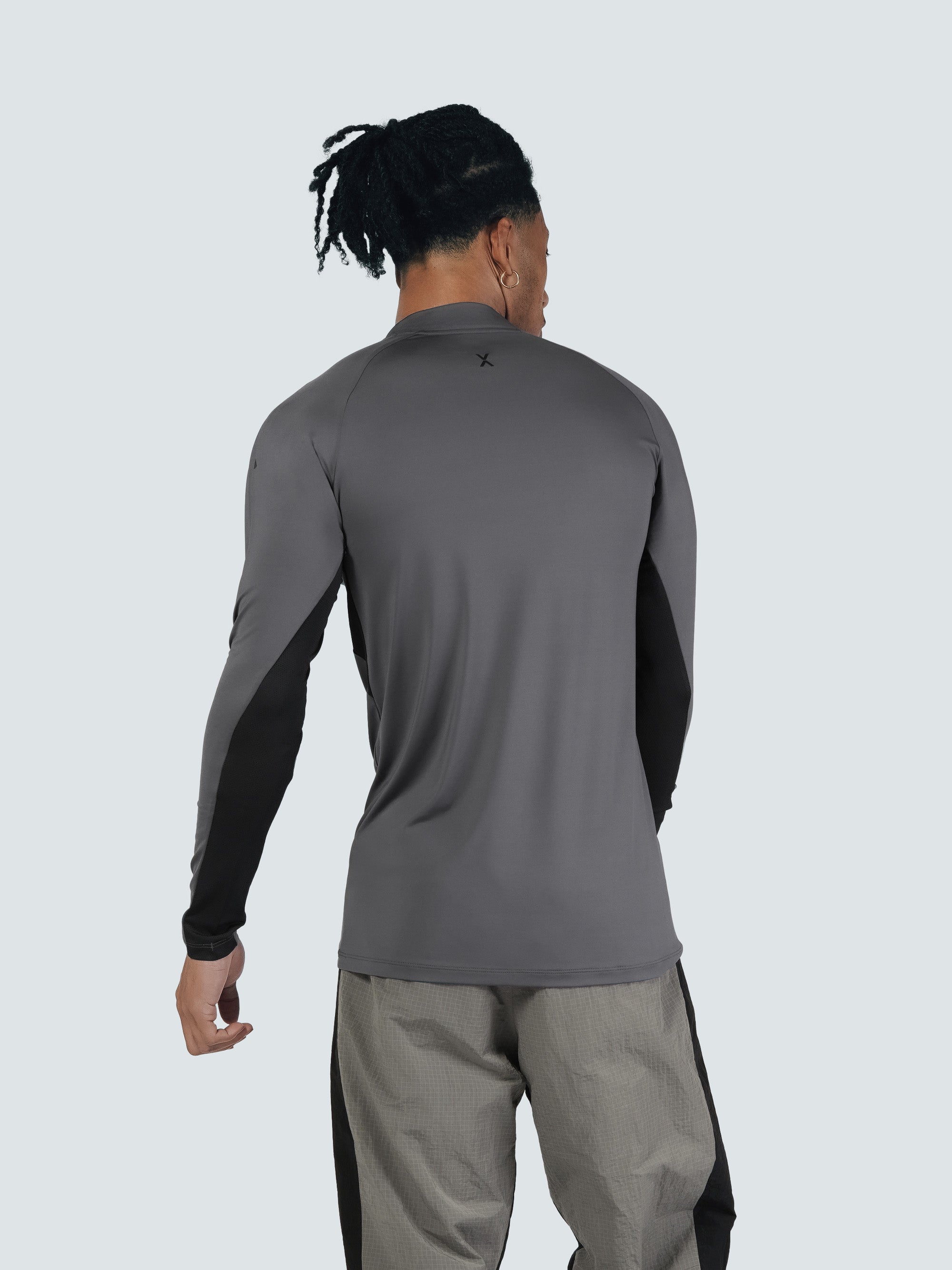 モデル身長:180cm 着用サイズ:L