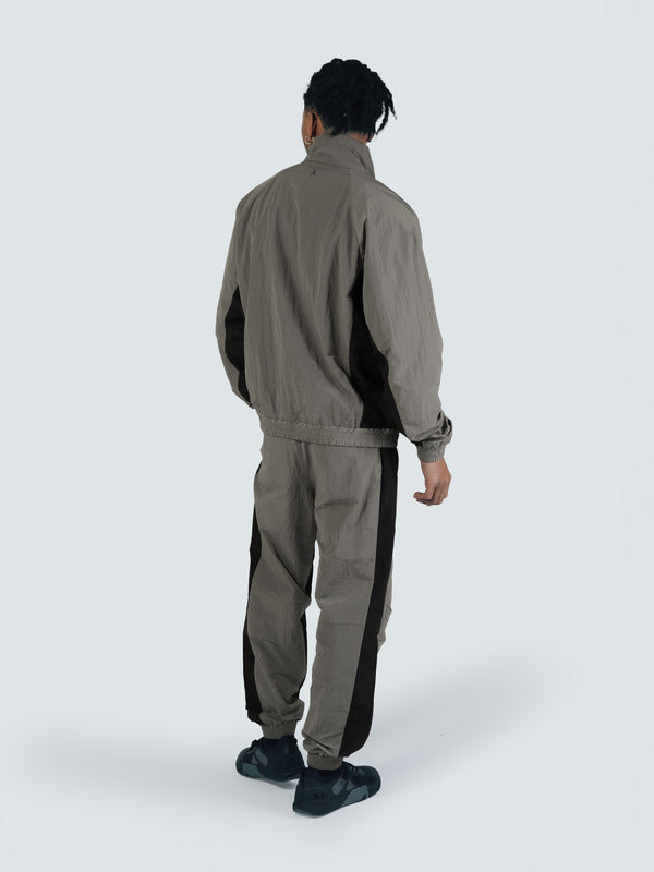 モデル身長:180cm 着用サイズ:L