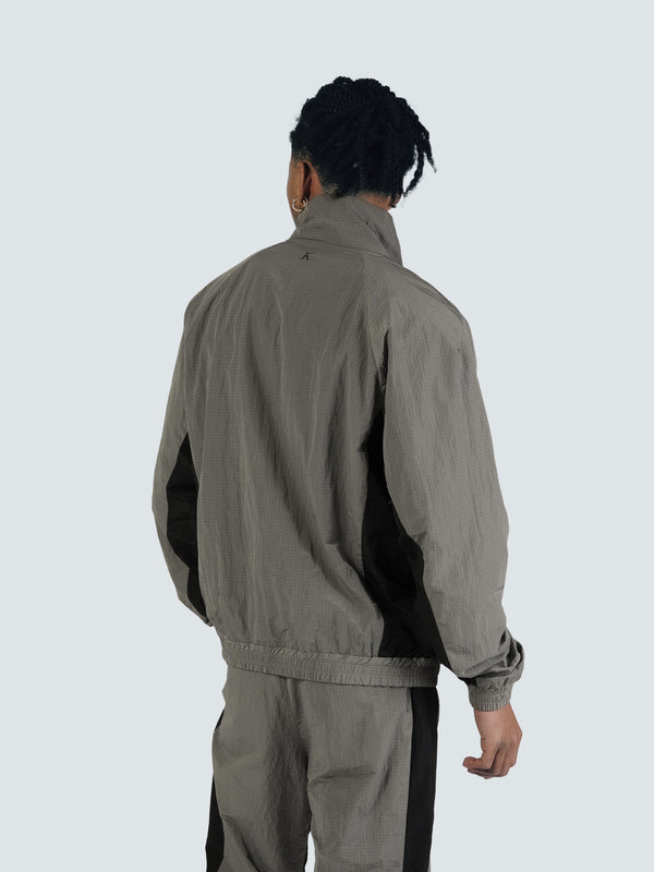 モデル身長:180cm 着用サイズ:L