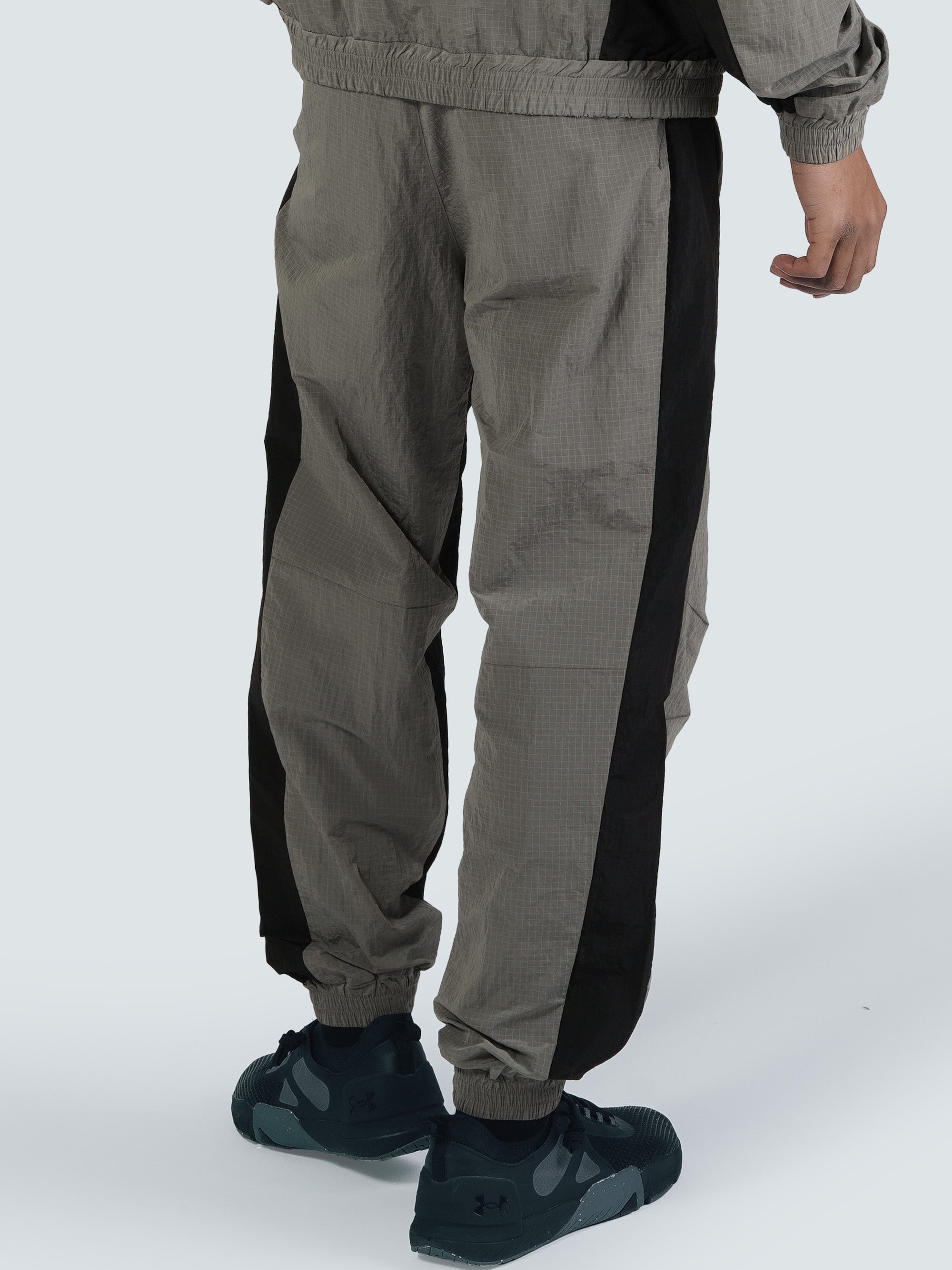 モデル身長:180cm 着用サイズ:L