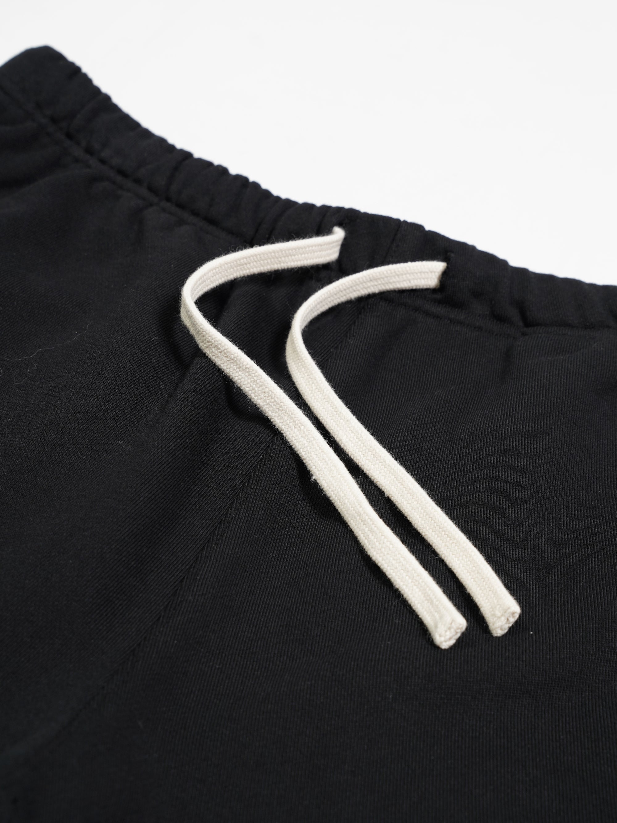 CUT-OFF SWEAT HALF PANTS