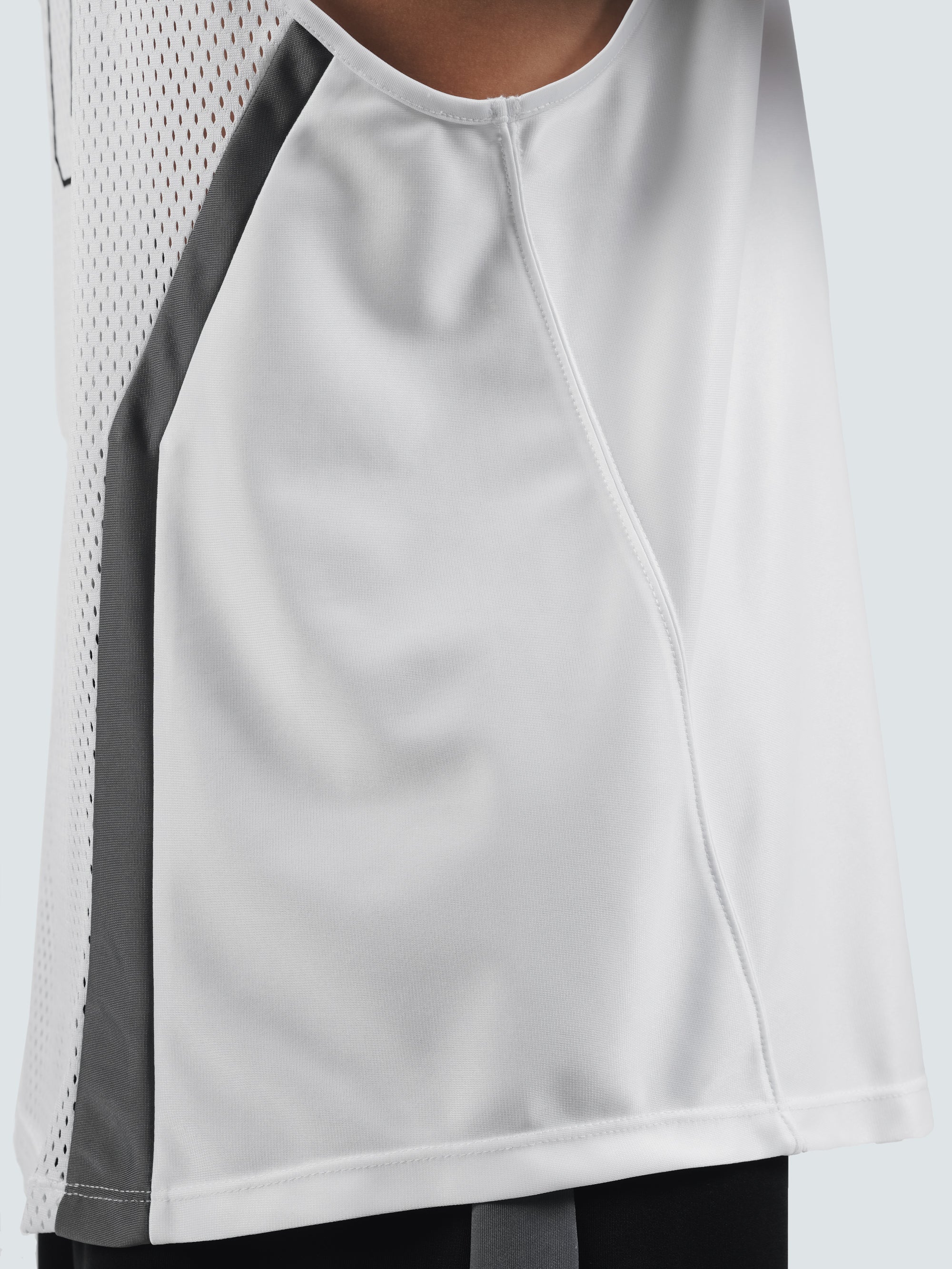 モデル身長:168cm 着用サイズ:L