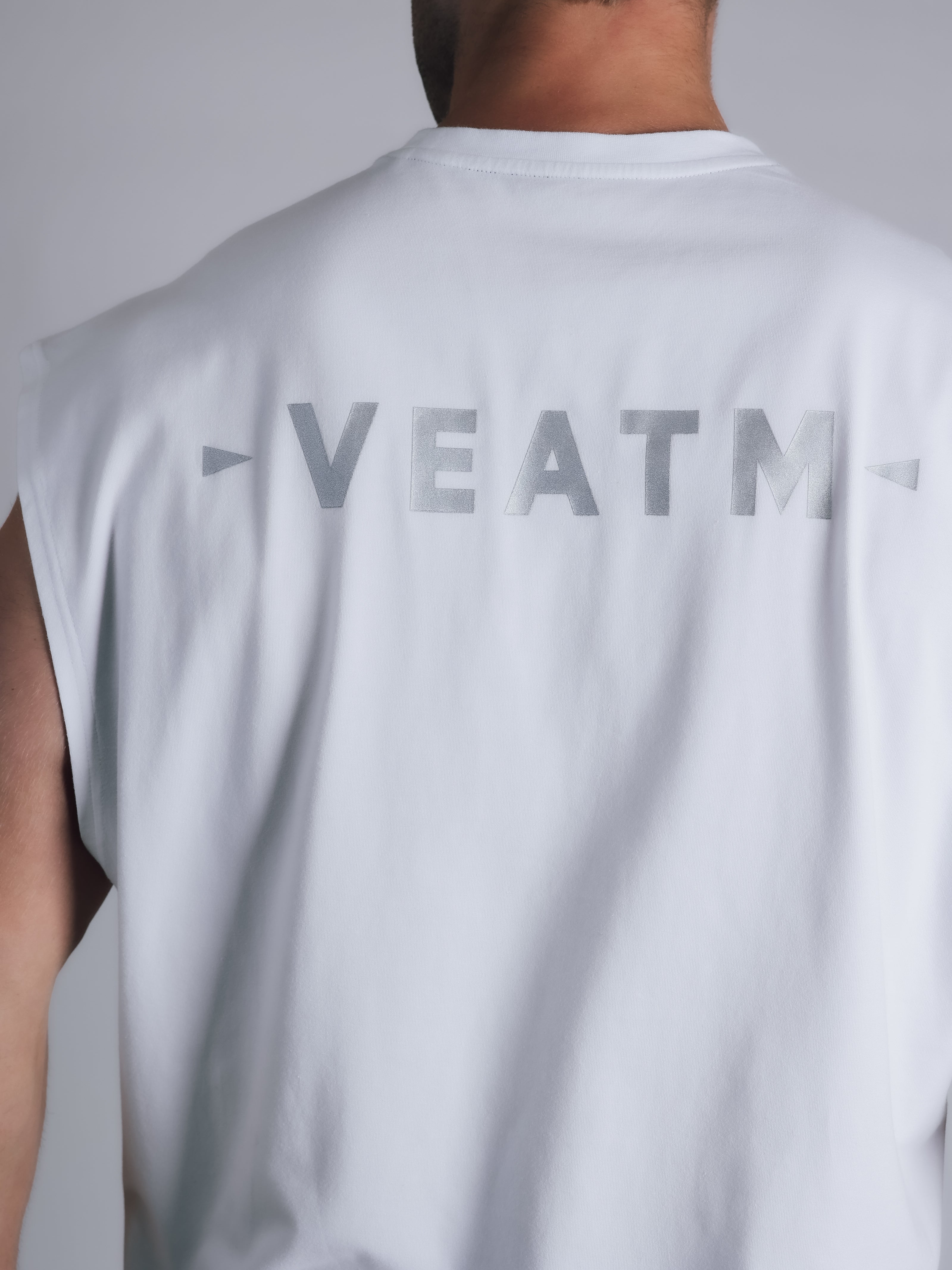 NO SLEEVE TOPS【OFFWHITE】 | VEATM 公式ショッピングサイト
