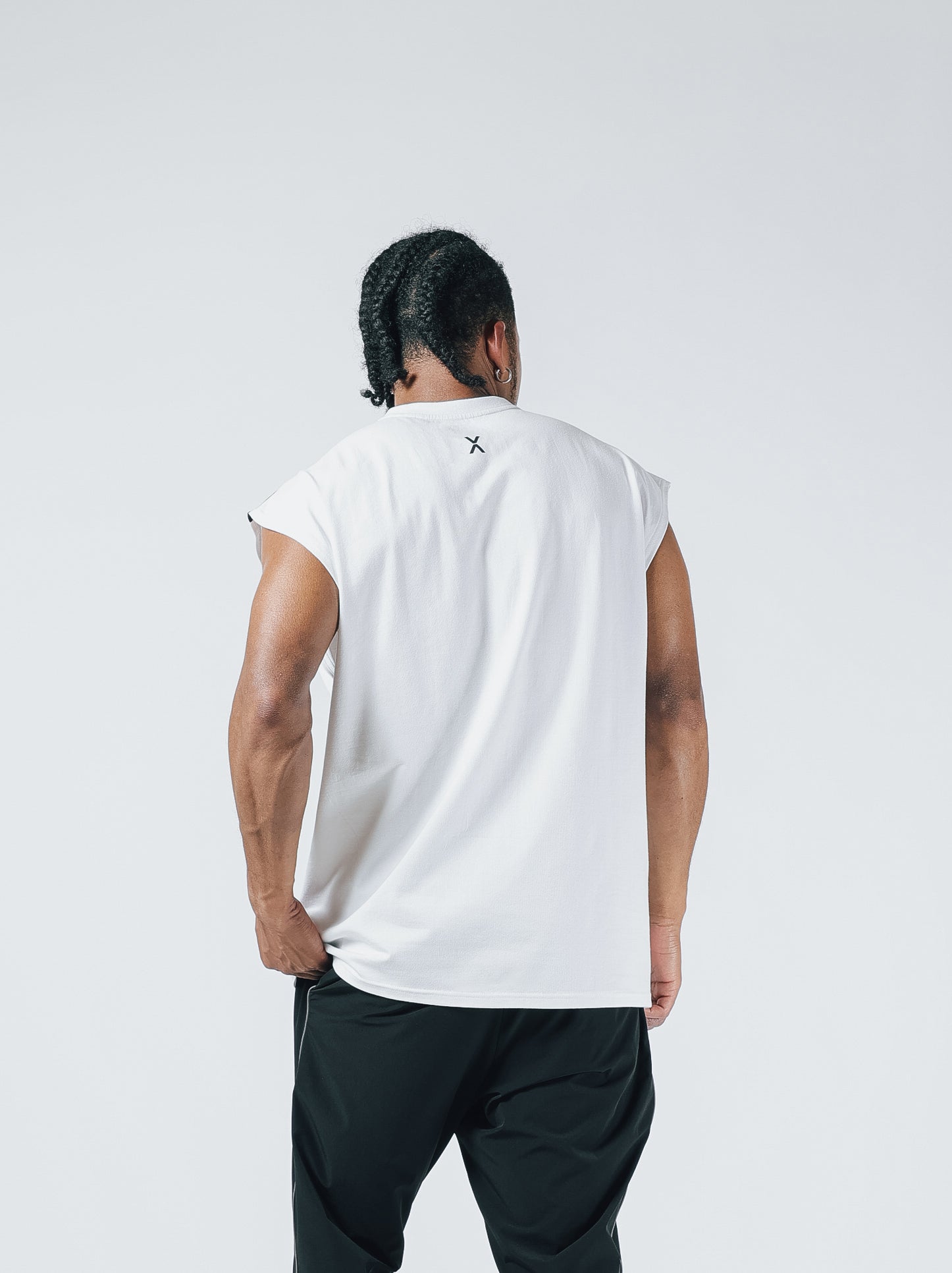 NO SLEEVE TOPS【OFF WHITE】