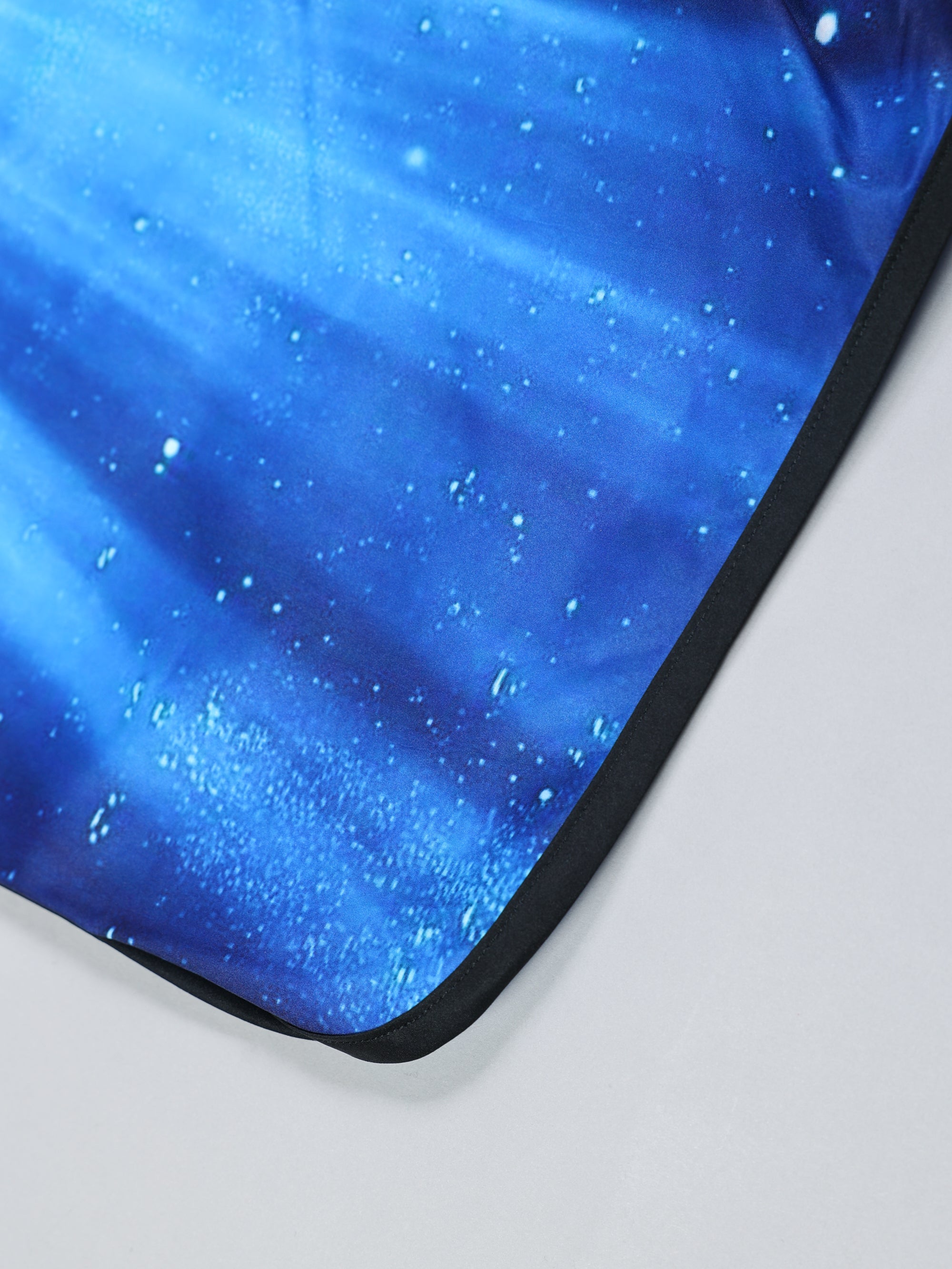 UNDER WATER BEAMS GRAPHIC SURF SHORTS