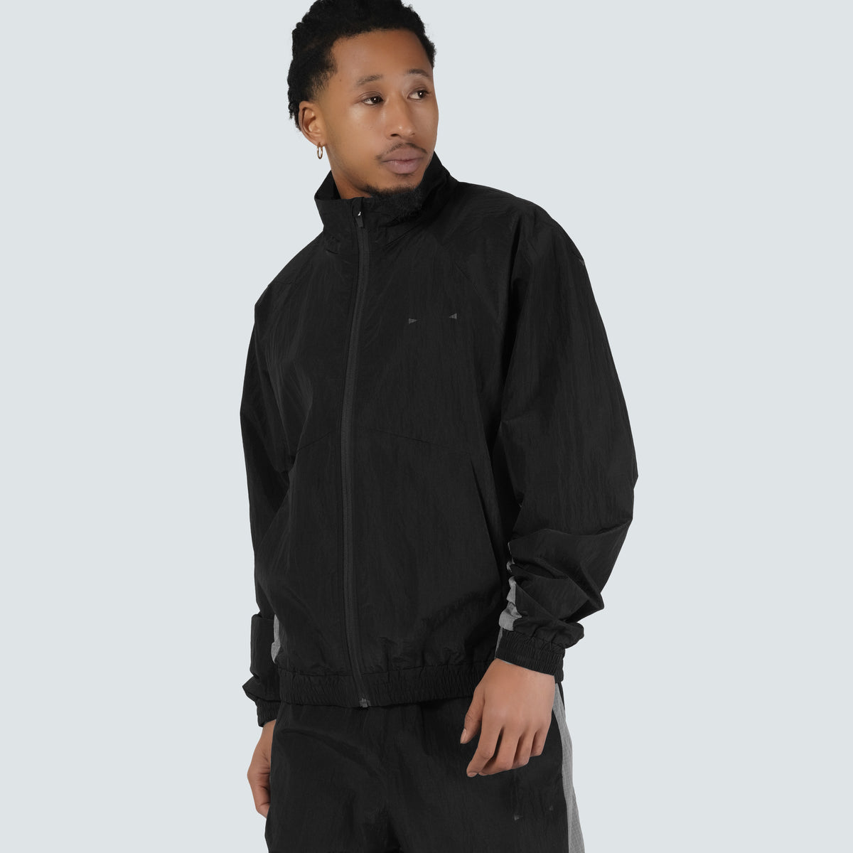 R3_01048_nup_1200x1200_crop_ce